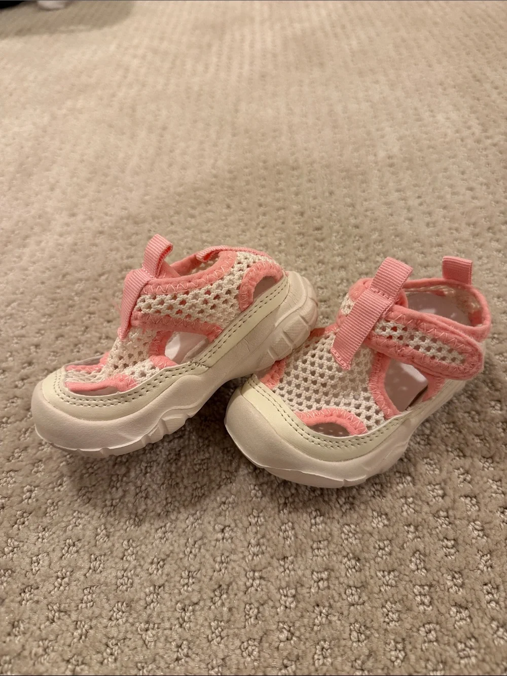 Kids Breathable Pink and Cream Mesh Hook-and-Loop Sandals